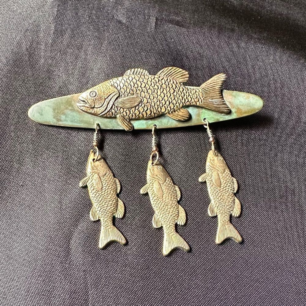 Vintage Brass and Verdi Gris Fisherman’s Hat Pin Badge Brooch